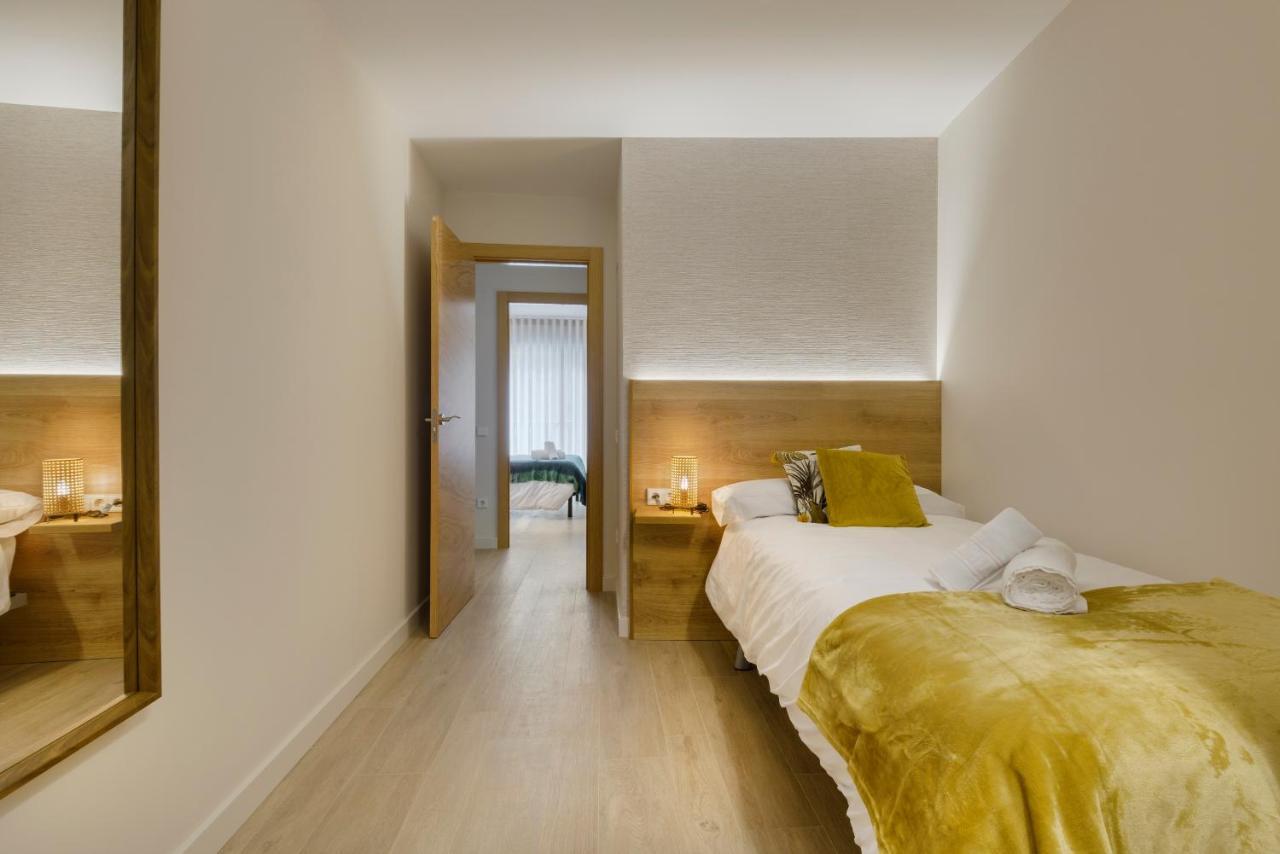 Apartamentos La Muralla De Jaca Exteriör bild