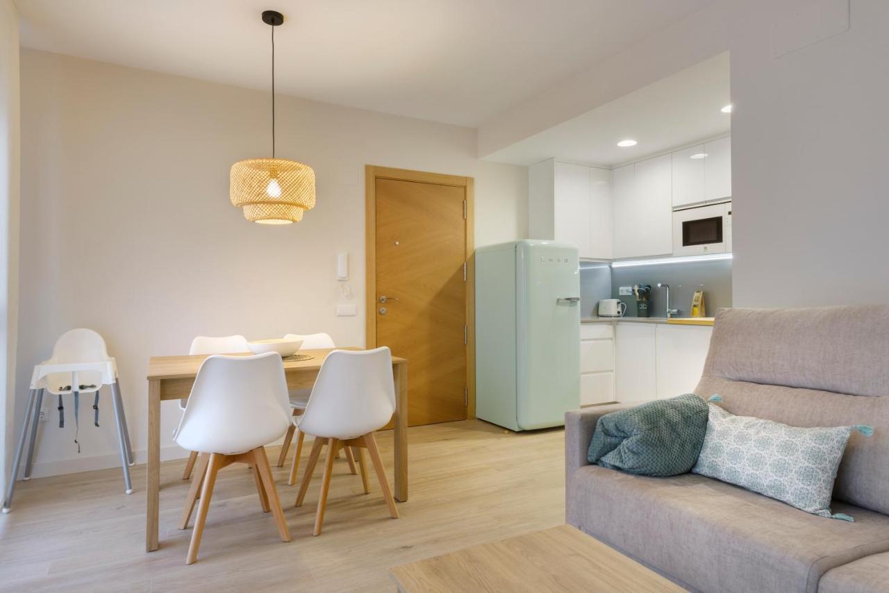 Apartamentos La Muralla De Jaca Exteriör bild